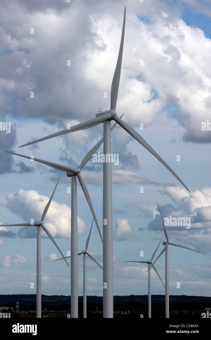 Wind Farm Nova Scotia Canada Amherst Canadian Maritimes turbina eolica energia verde energia elettrica mulini a vento pale generando Foto Stock