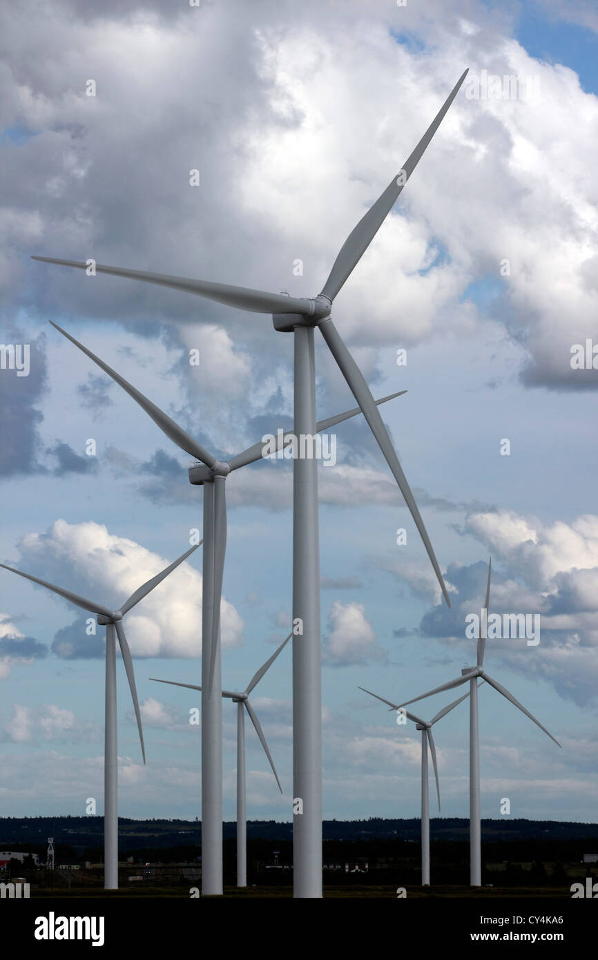 Wind Farm Nova Scotia Canada Amherst Canadian Maritimes turbina eolica energia verde energia elettrica mulini a vento pale generando Foto Stock