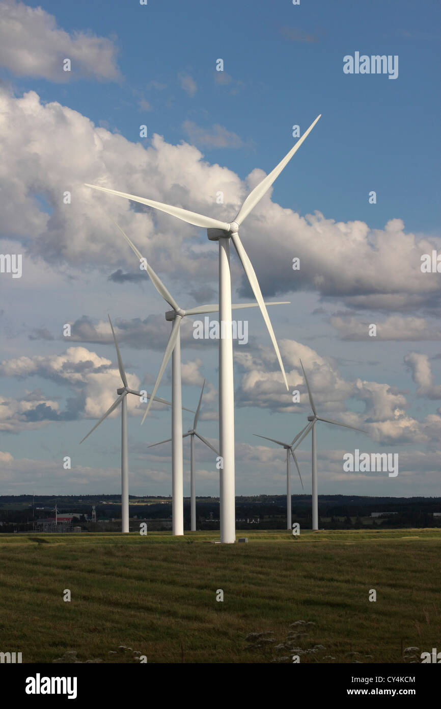 Wind Farm Nova Scotia Canada Amherst Canadian Maritimes turbina eolica energia verde energia elettrica mulini a vento pale generando Foto Stock