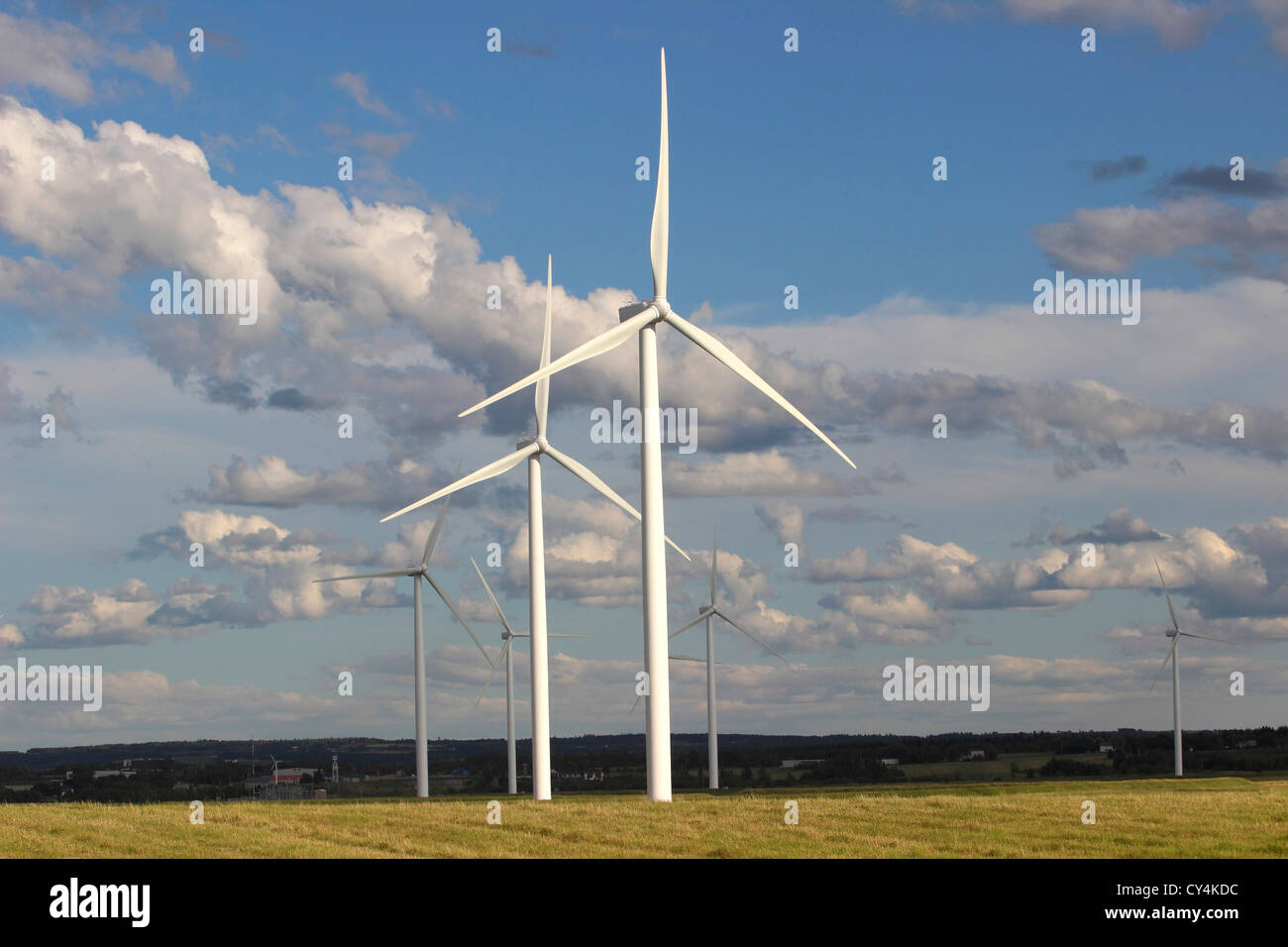 Wind Farm Nova Scotia Canada Amherst Canadian Maritimes turbina eolica energia verde energia elettrica mulini a vento pale generando Foto Stock