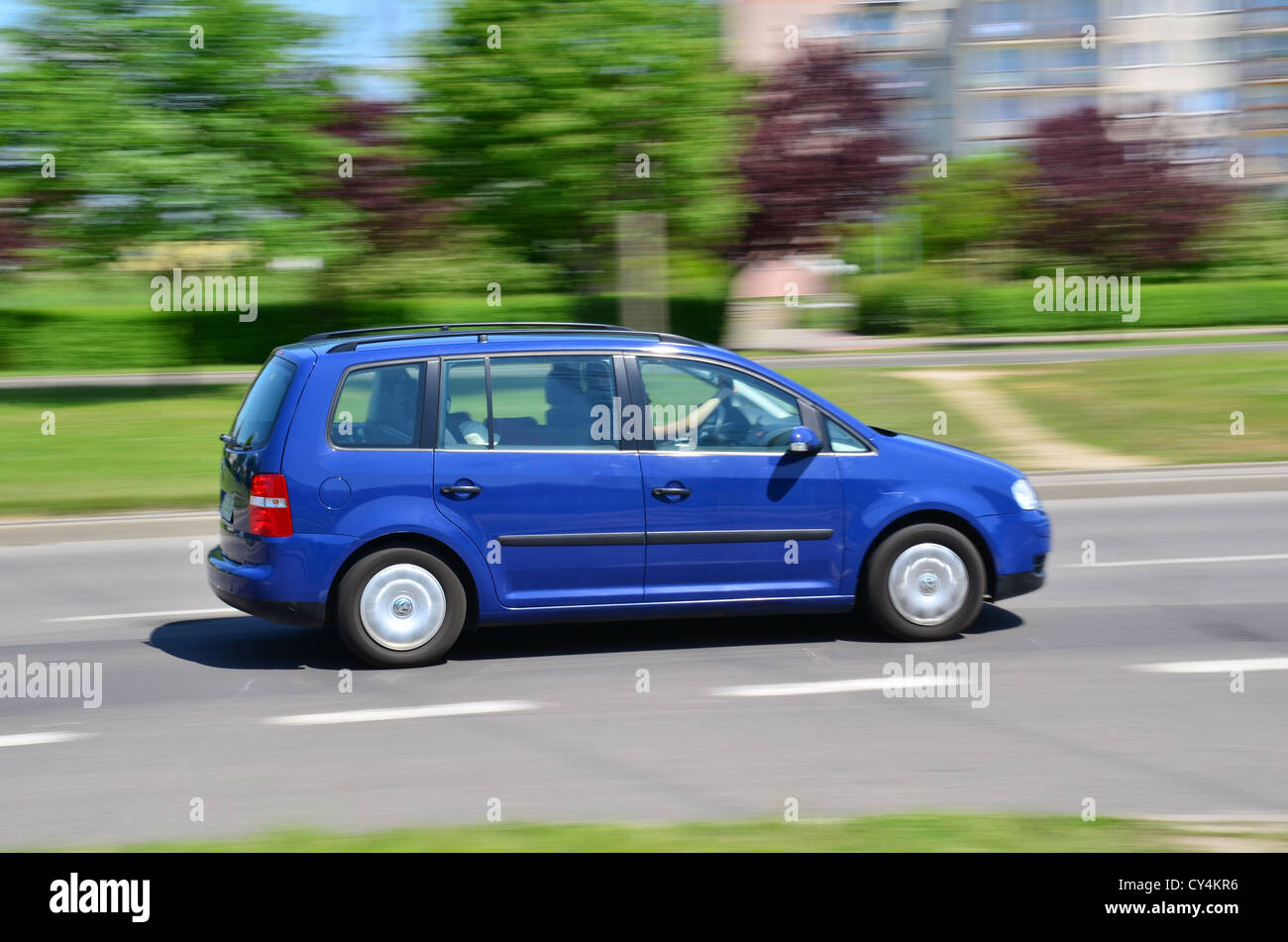 Auto vw, Volkswagen Touran, movimento motion, filmato, traffico, street Foto Stock