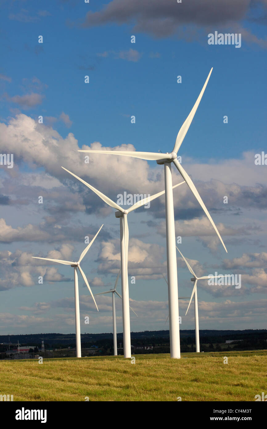 Wind Farm Nova Scotia Canada Amherst Canadian Maritimes turbina eolica energia verde energia elettrica mulini a vento pale generando Foto Stock