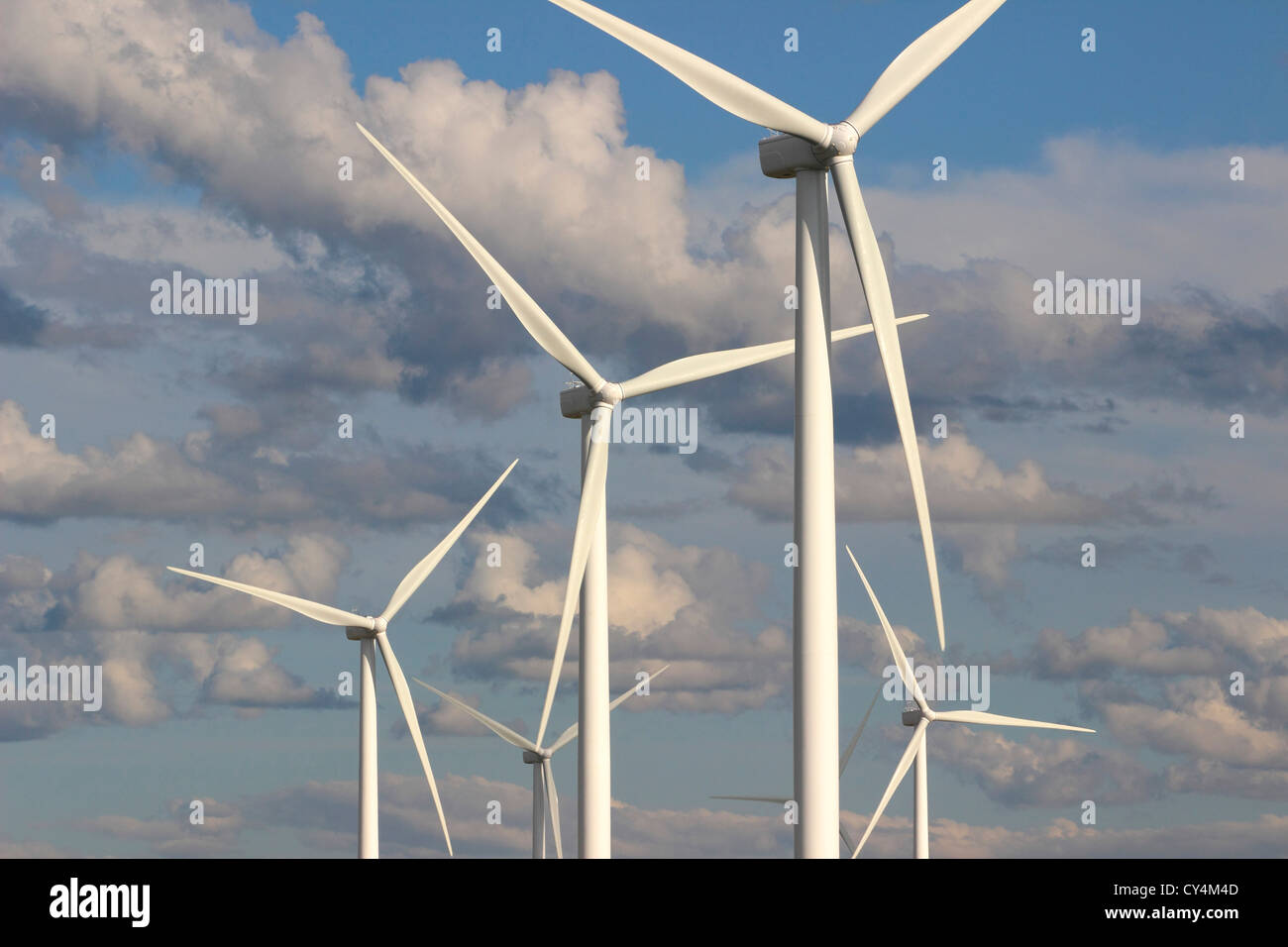 Wind Farm Nova Scotia Canada Amherst Canadian Maritimes turbina eolica energia verde energia elettrica mulini a vento pale generando Foto Stock