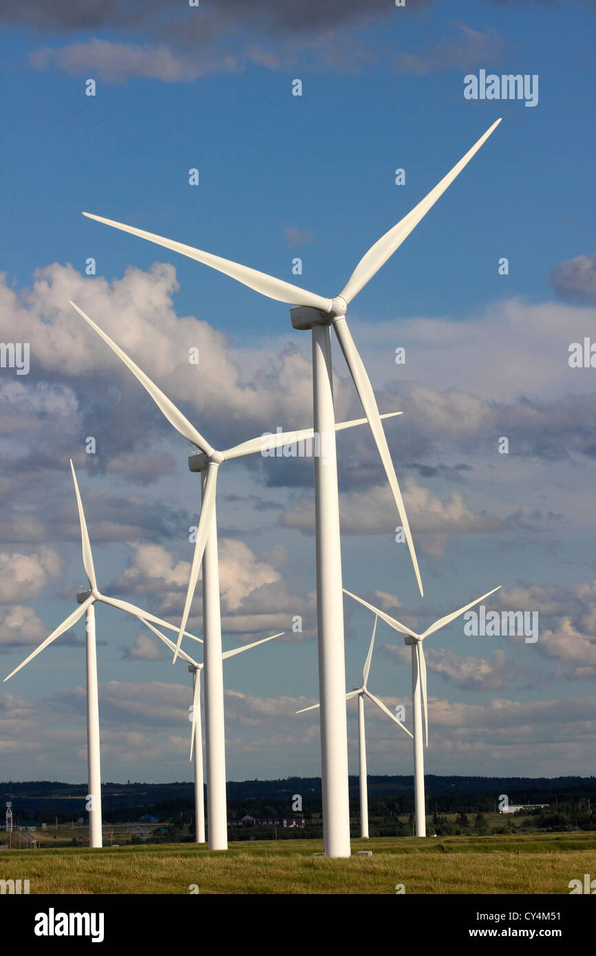 Wind Farm Nova Scotia Canada Amherst Canadian Maritimes turbina eolica energia verde energia elettrica mulini a vento pale generando Foto Stock