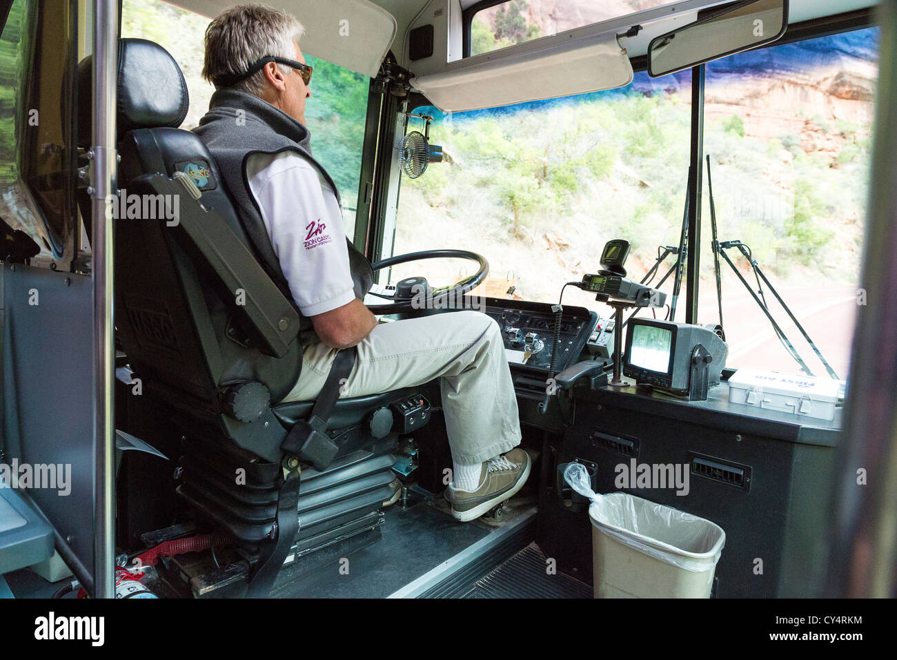 L'autista della navetta nel Parco Nazionale di Zion, Utah Foto Stock