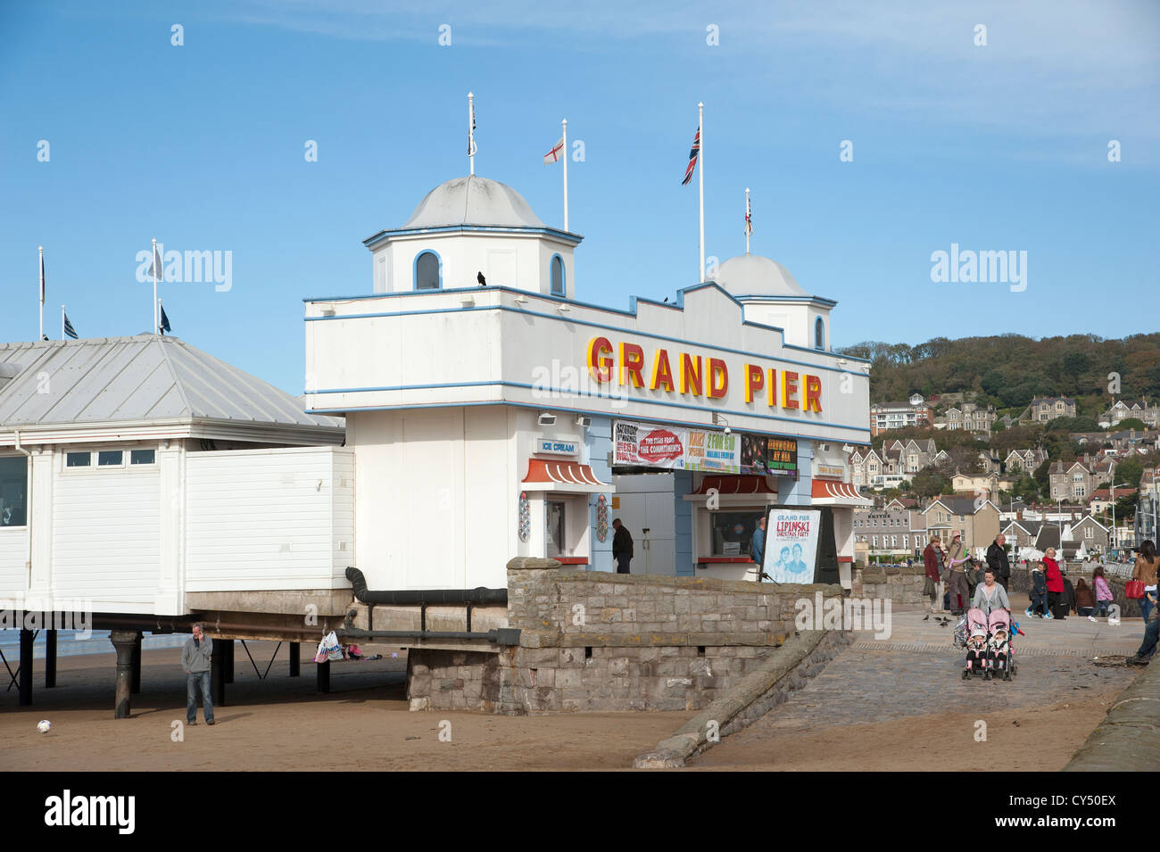 Grand Pier sul lungomare di Weston Super Mare Somerset REGNO UNITO Foto Stock