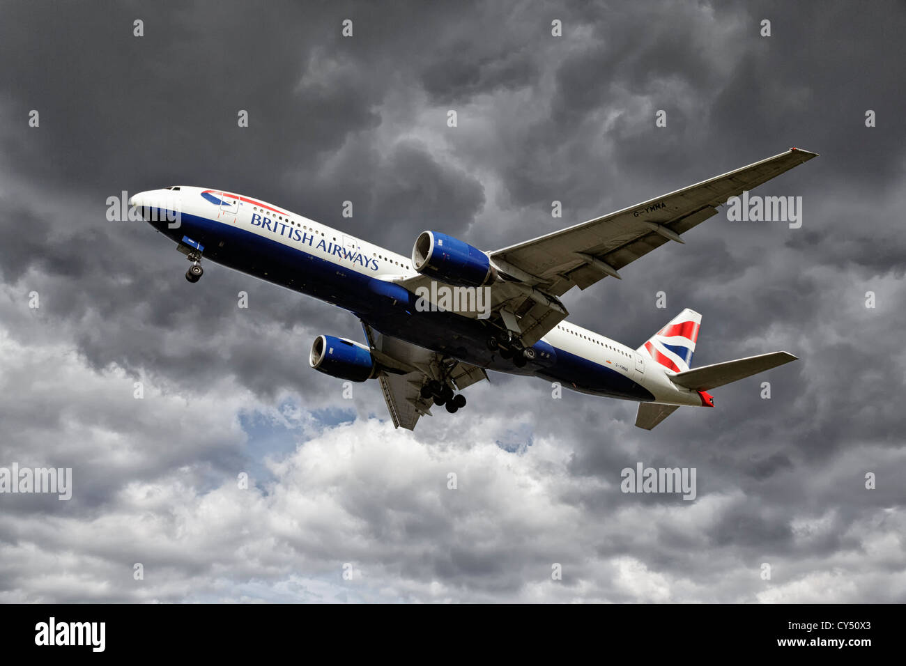 Un Boeing B777 della British Airways sull approccio finale Foto Stock