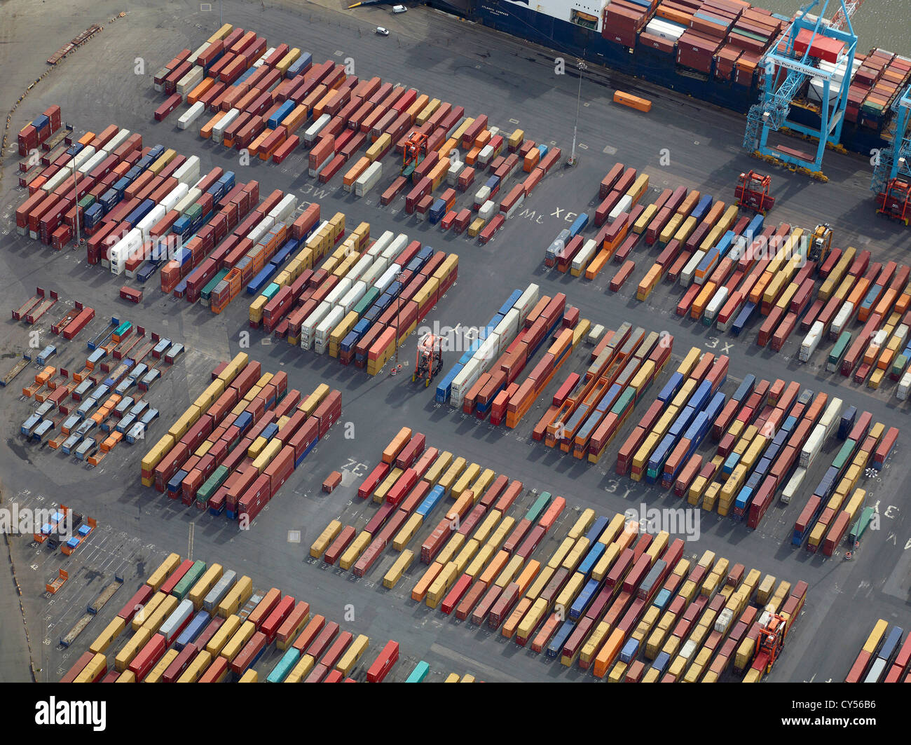 Contenitori a Liverpool Docks, porto di Liverpool, Merseyside North West England, Regno Unito Foto Stock