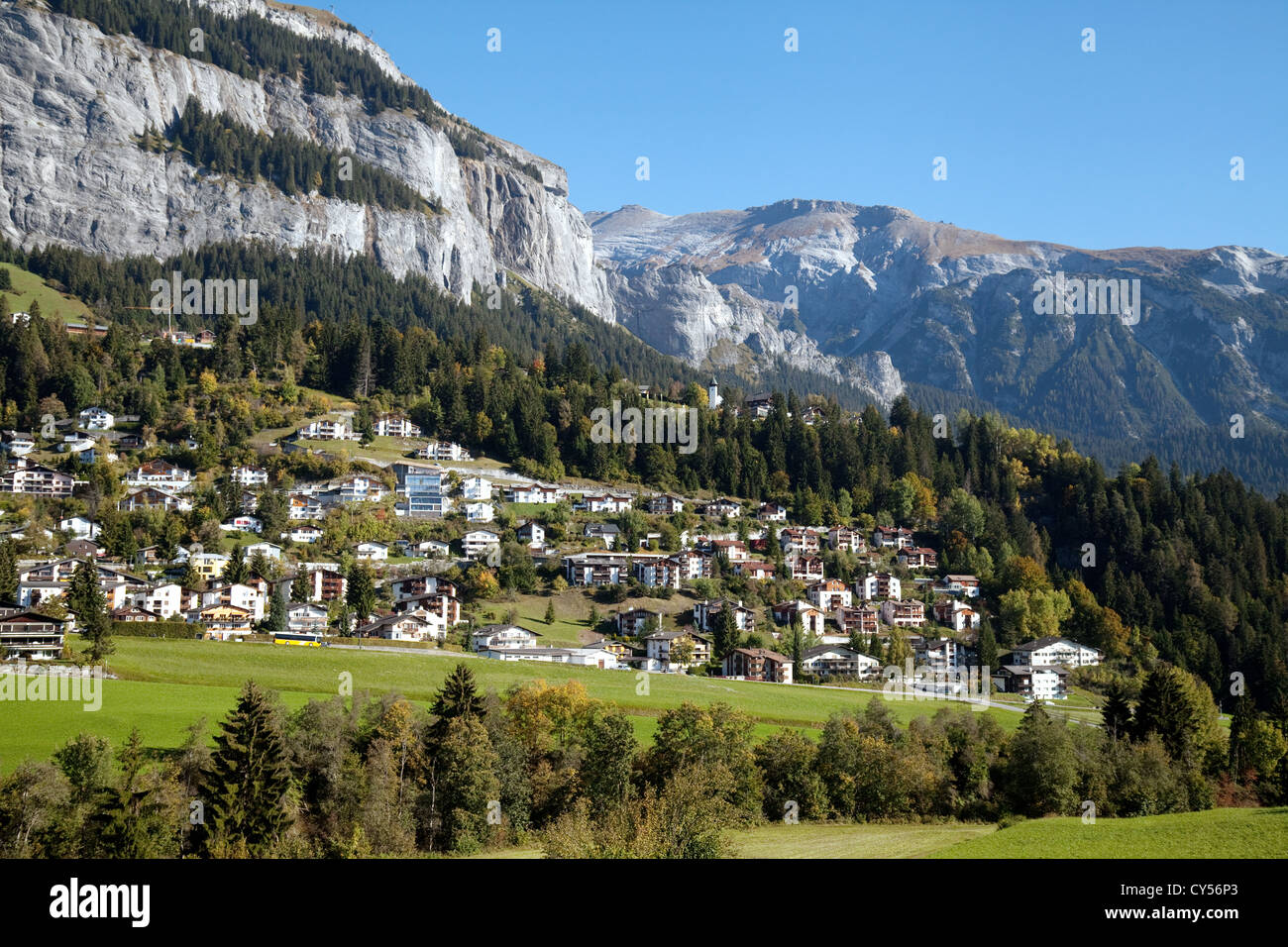 Le alpi svizzere città di montagna di Flims, Grigioni, Svizzera Europa Foto Stock