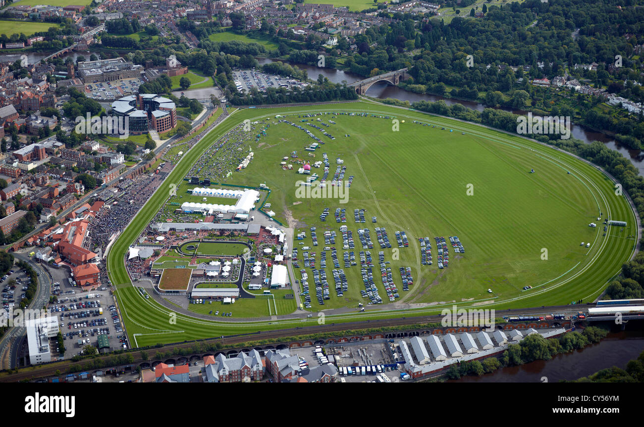 Chester Race Course dall'aria, Chester, Nord Ovest Inghilterra Foto Stock