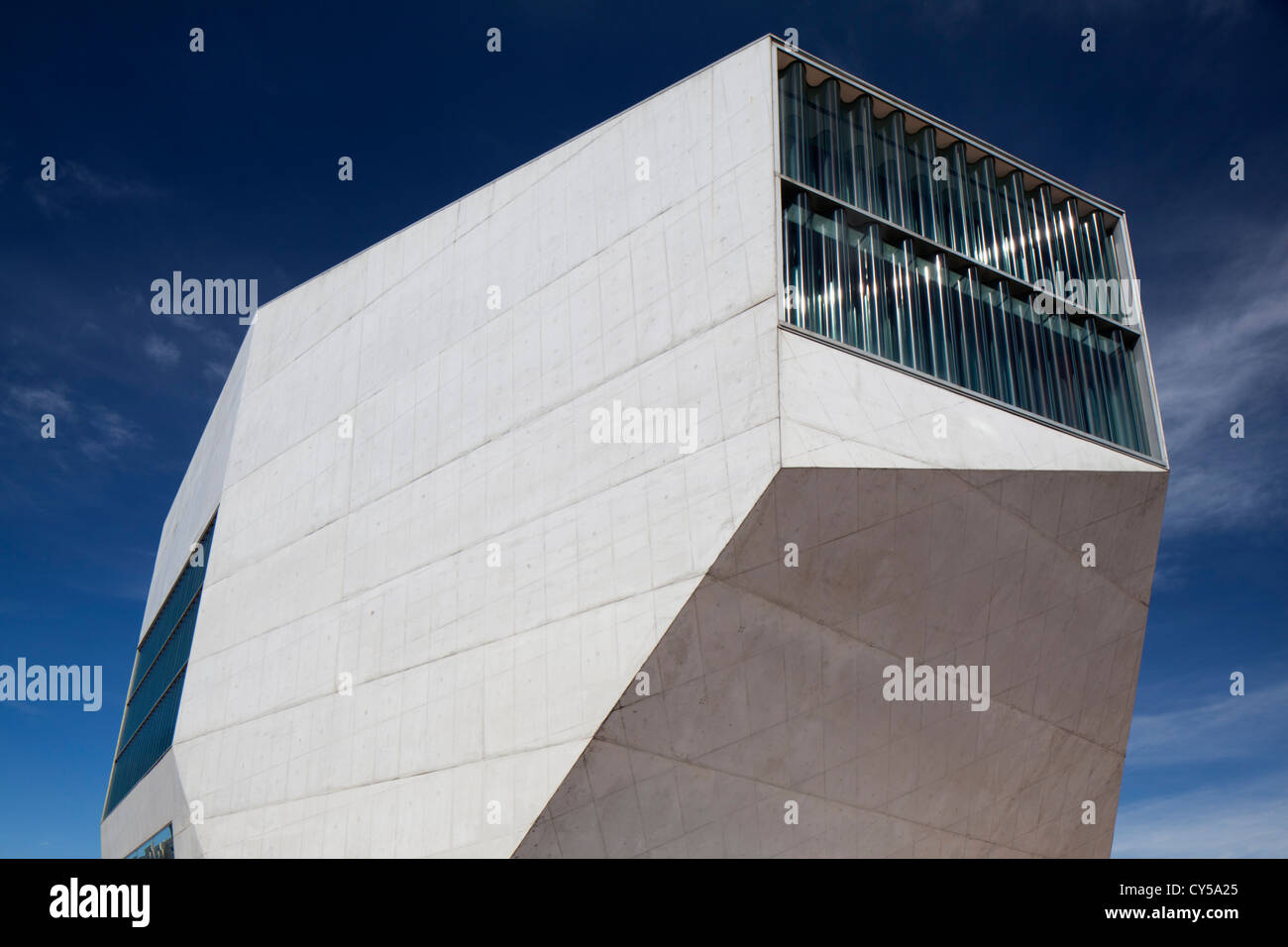 Casa da Musica (Casa della Musica) concert hall di Porto, Portogallo. Completato nel 2005 dall'architetto Rem Koolhaas Foto Stock