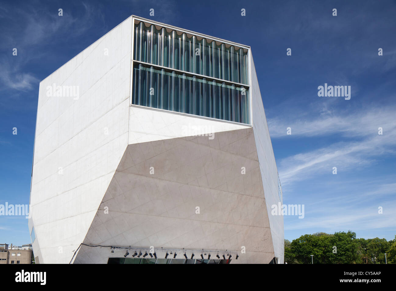 Casa da Musica (Casa della Musica) concert hall di Porto (Porto), Portogallo. Completato nel 2005 dall'architetto Rem Koolhaas Foto Stock