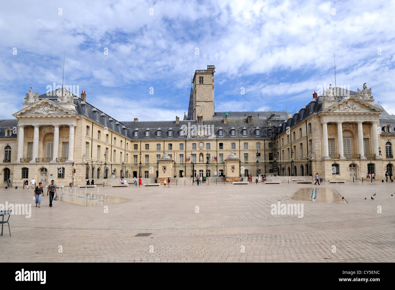 Digione, Bourgogne-Franca Contea, Francia - Palazzo Ducale, municipio, Place de la Liberation in città a Cote d'Or Foto Stock