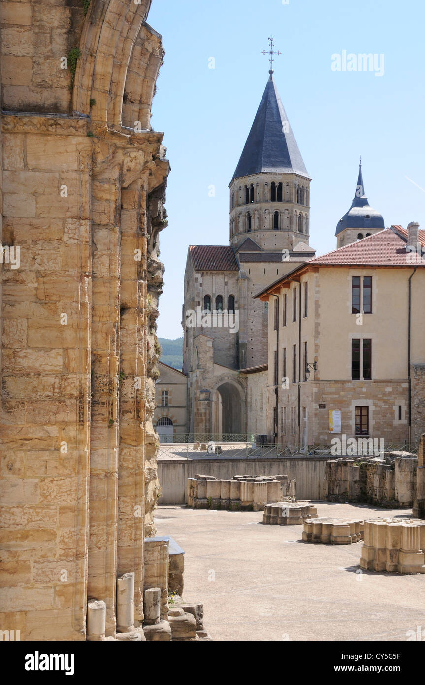 Torre campanaria e rovine dell antica abbazia di Cluny, Abbaye de Cluny, Saône et Loire, Borgogna, in Francia, in Europa Foto Stock