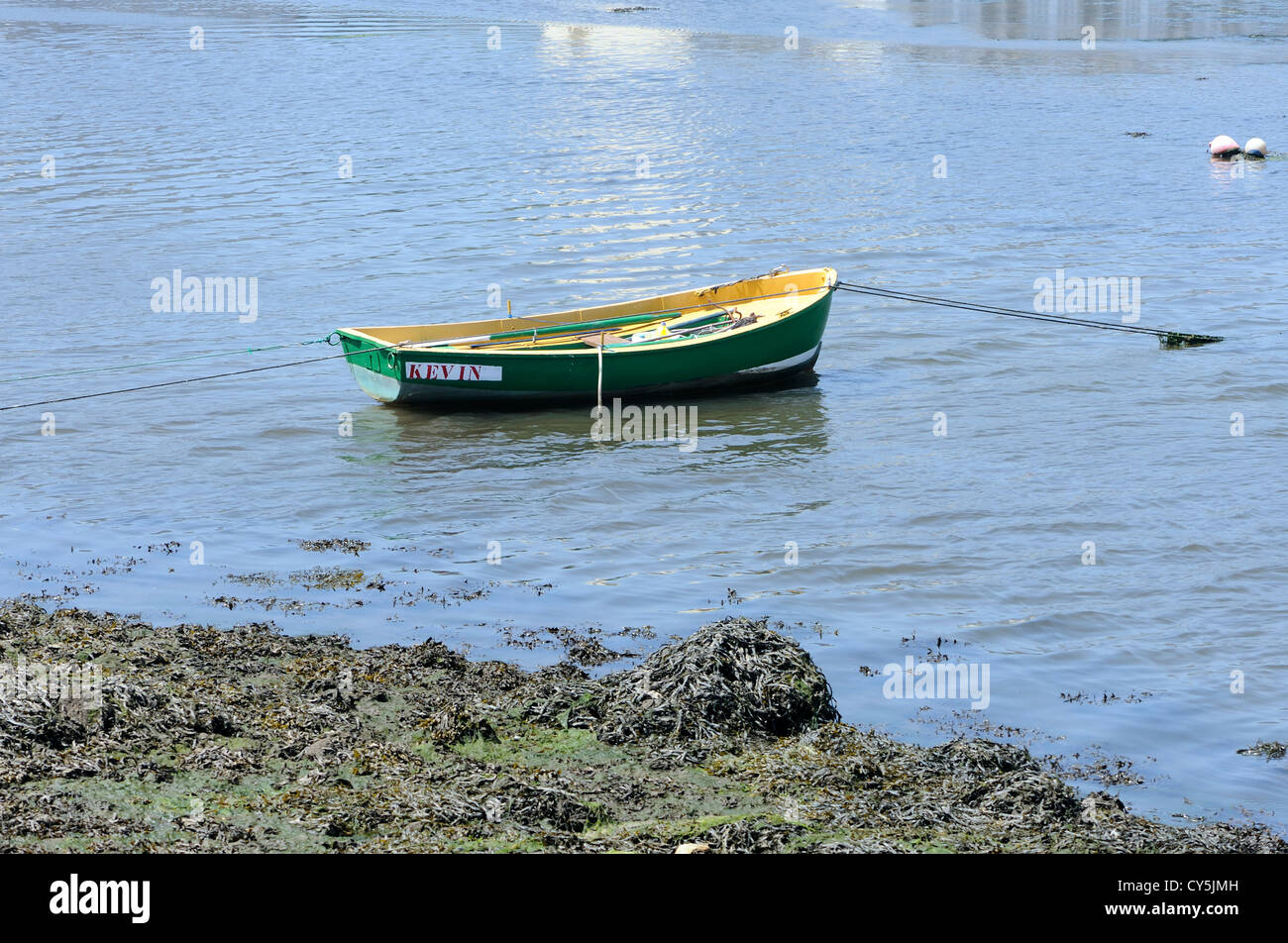 Una barca a remi chiamato Kevin. Viveiro, Galizia, Spagna. Foto Stock