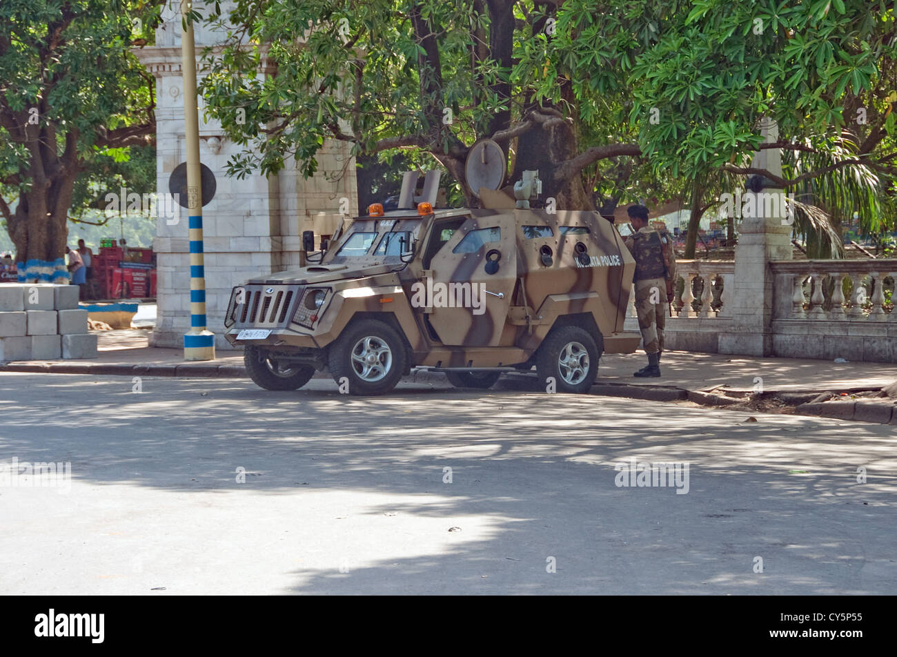 Di polizia di sicurezza fuori Victoria Memorial in Kolkata India. Foto Stock