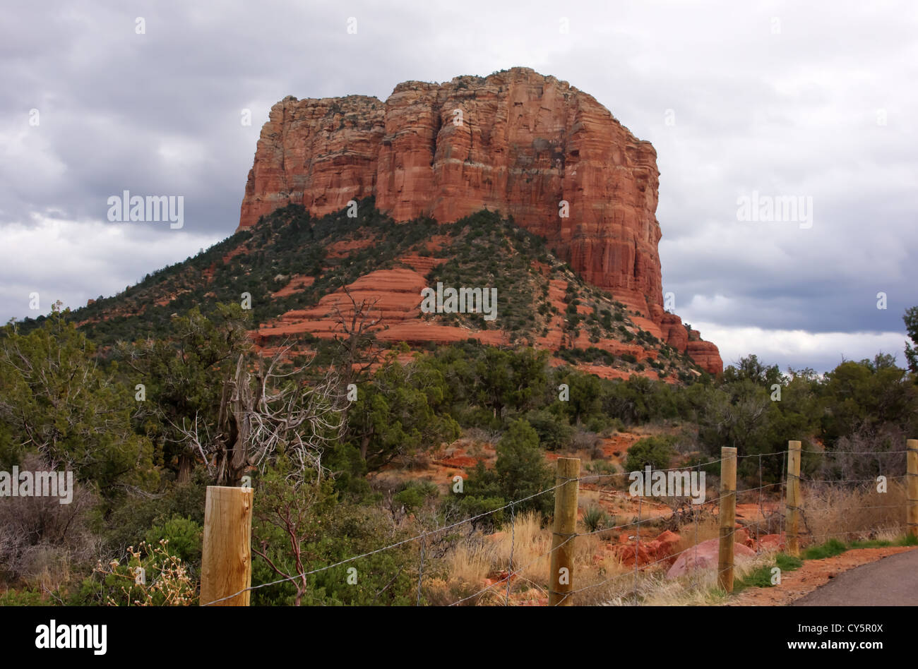 Scenic HDR paesaggio Red Rock Mountains Sedona, in Arizona Foto Stock