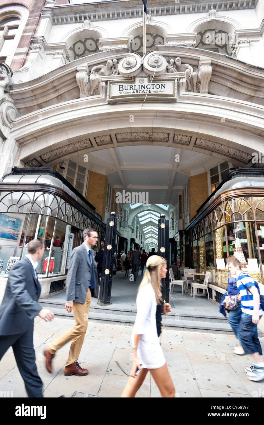 Burlington Arcade, Piccadilly, Londra W1J, Inghilterra, Regno Unito. Foto Stock