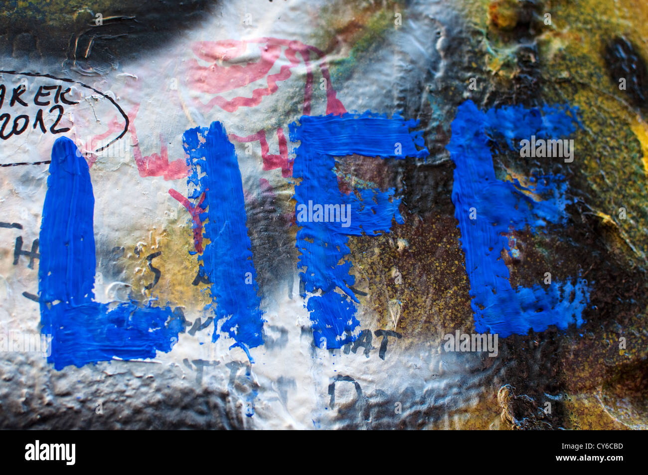 Dettaglio di un famoso muro di Lennon a Praga Foto Stock