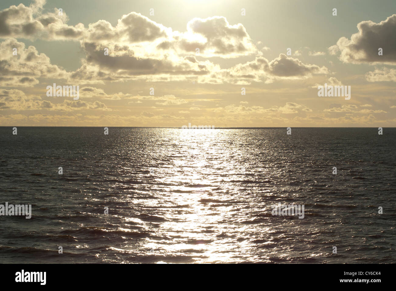 Mare piatto di Cardigan Bay. Foto Stock