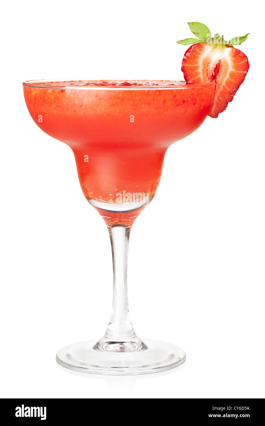 Frozen Daiquiri alla fragola cocktail di alcol. Isolato su sfondo bianco Foto Stock