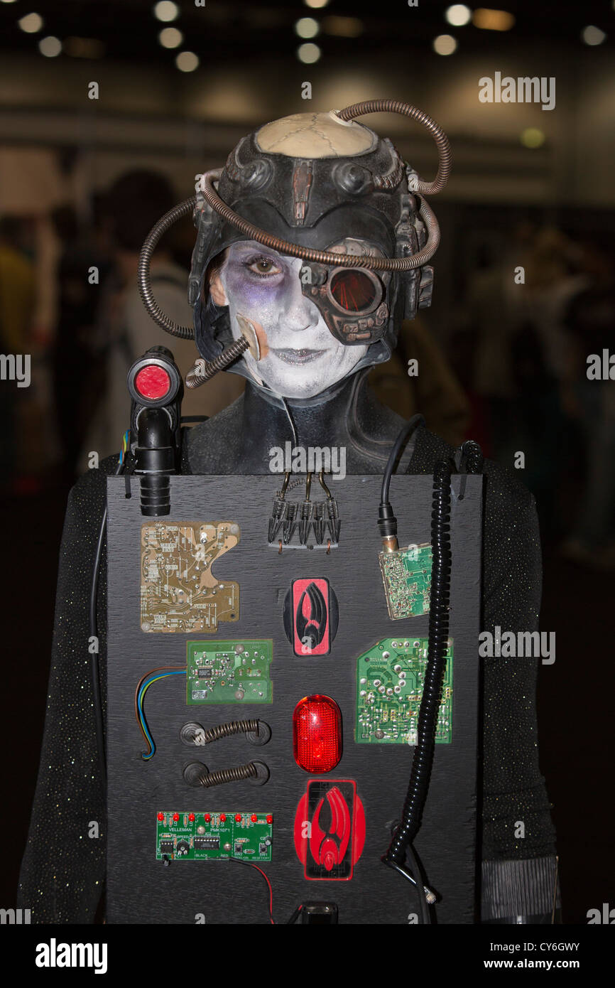 Destinazione Star Trek, convenzione presso il centro espositivo ExCel di Londra. Trekkie vestito come un Borg Foto Stock