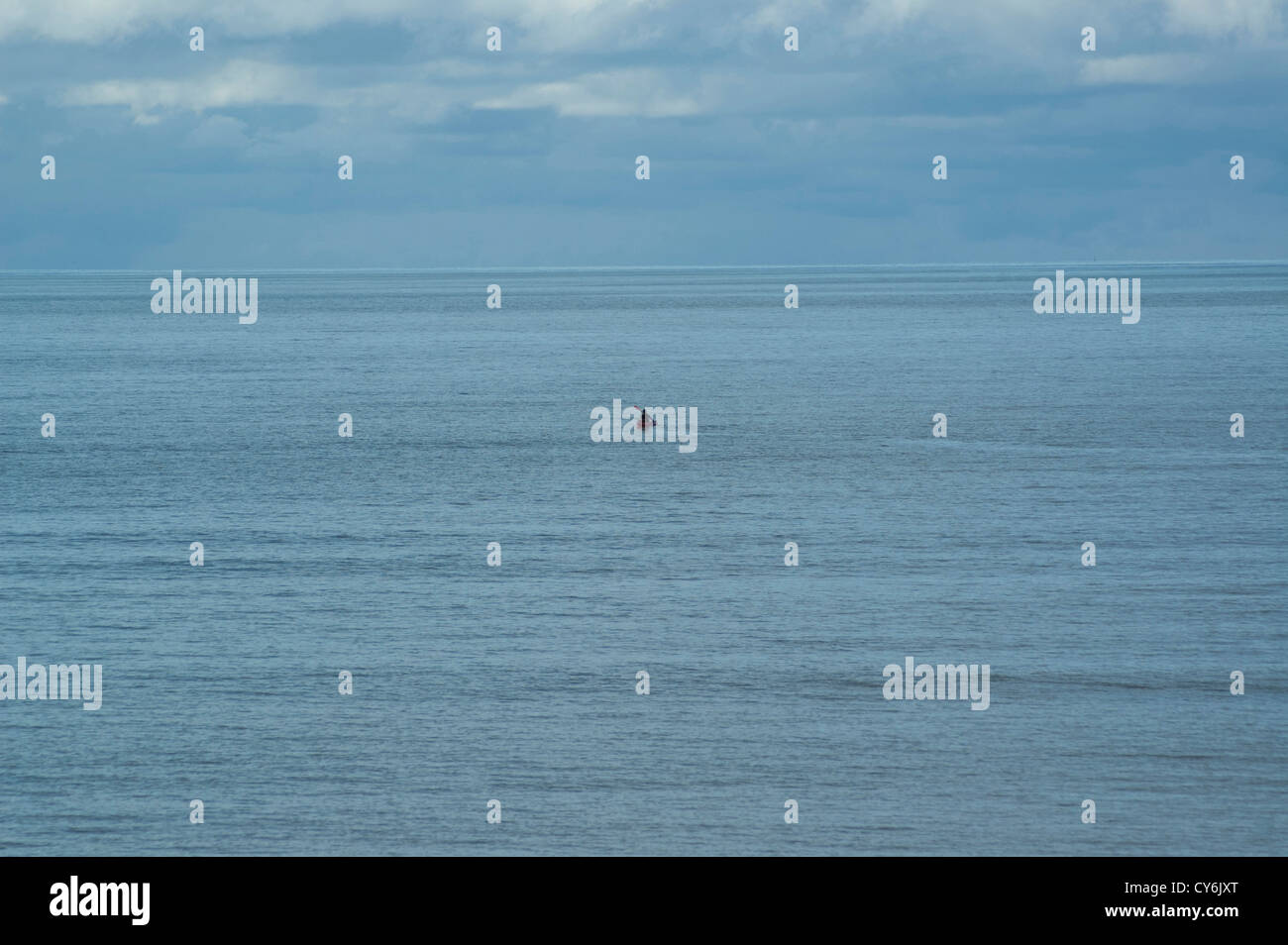 Kayaker di Cardigan Bay, Aberystwyth. Foto Stock