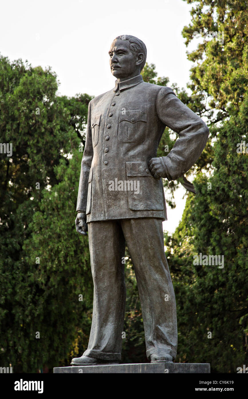 Statua di Sun Yat Sen in Zhong Shan Park a Pechino in Cina Foto Stock