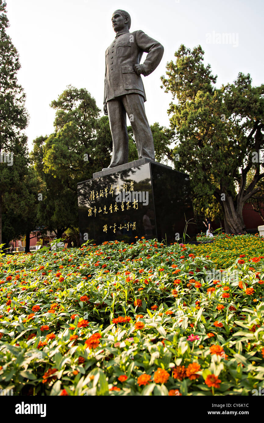 Statua di Sun Yat Sen in Zhong Shan Park a Pechino in Cina Foto Stock