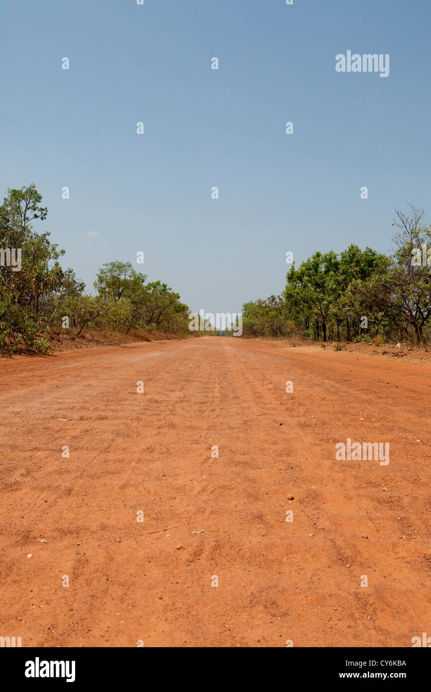 Non sigillata strada ondulato nel Territorio del Nord, l'Australia Foto Stock