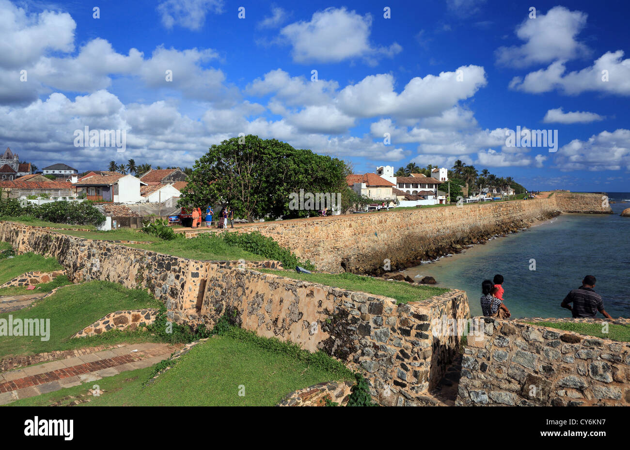 Galle Fort e l'Oceano Indiano che lo circonda. Lo Sri Lanka. Foto Stock