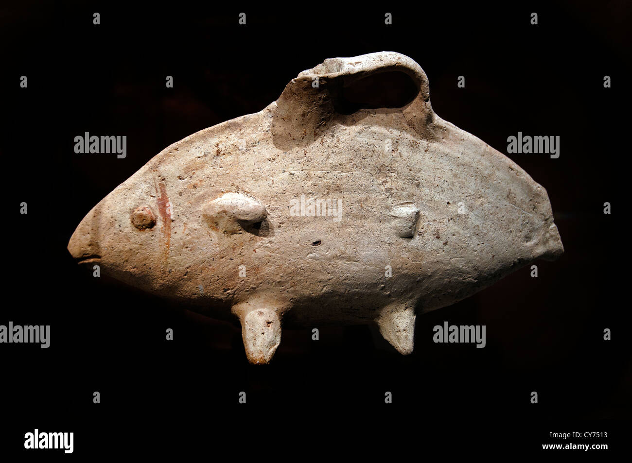 Askos in terracotta vaso in forma di un pesce cipriota tardo II ca. 1200-1175 A.C. 28 cipriota cm Cipro Grecia greco Foto Stock