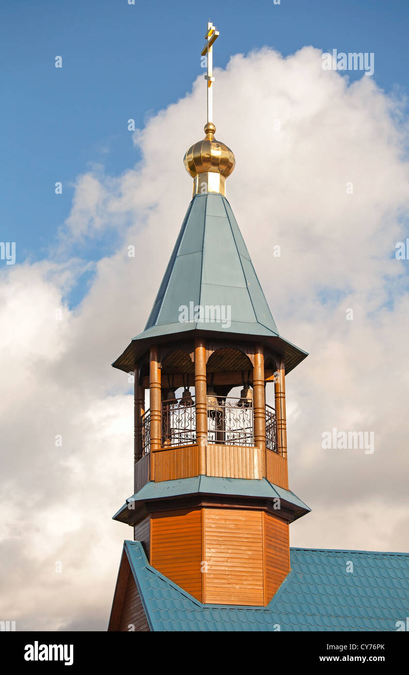 Cupola con croce di piccola chiesa ortodossa a San Pietroburgo, Russia Foto Stock