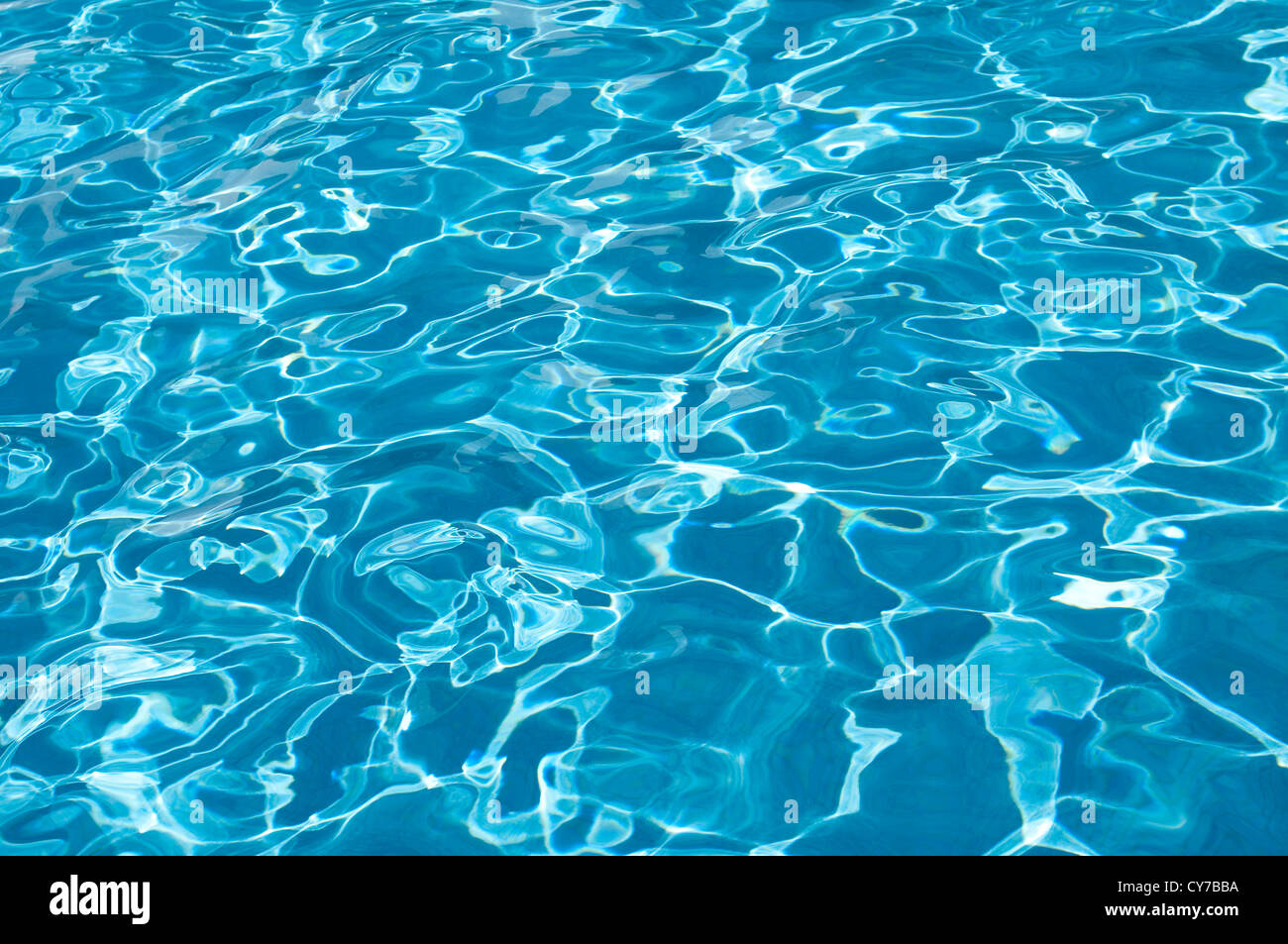 Piscina con acqua di riflessioni Foto Stock