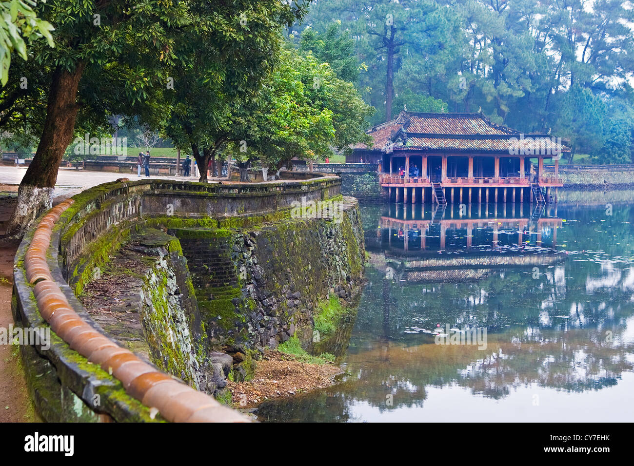 Tu Duc tomba è considerata come una delle più belle e pittoresche e grandi opere di architettura della dinastia Nguyen's Foto Stock