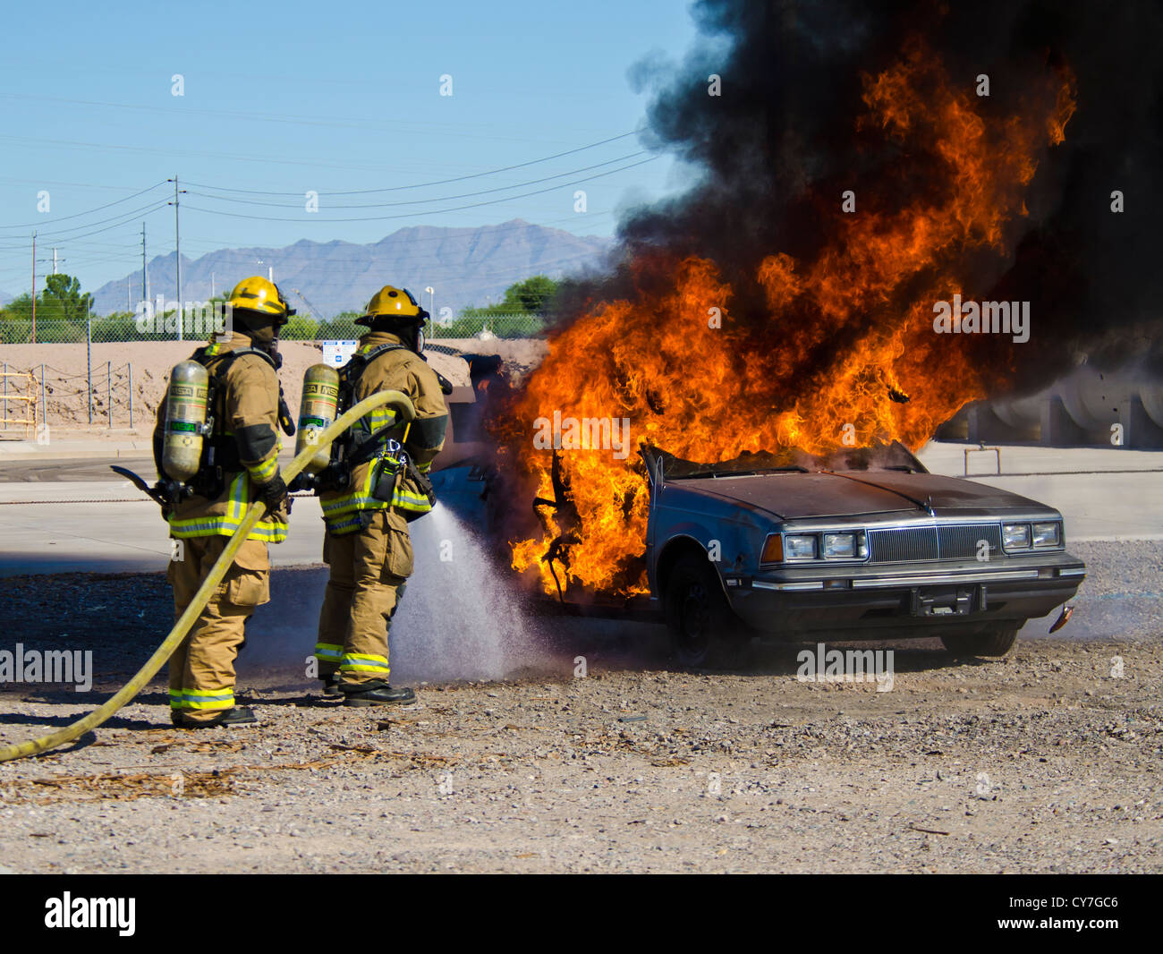 Incendio sulla vettura e la combustione caldo! In Arizona. Foto Stock