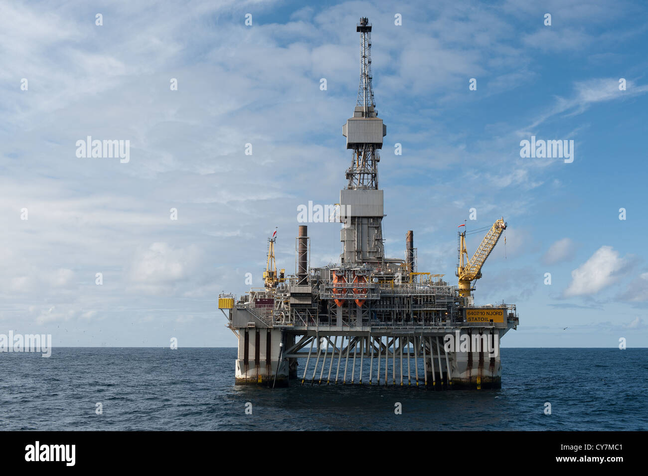 Piattaforma petrolifera nel Mare del Nord Norvegia Foto Stock