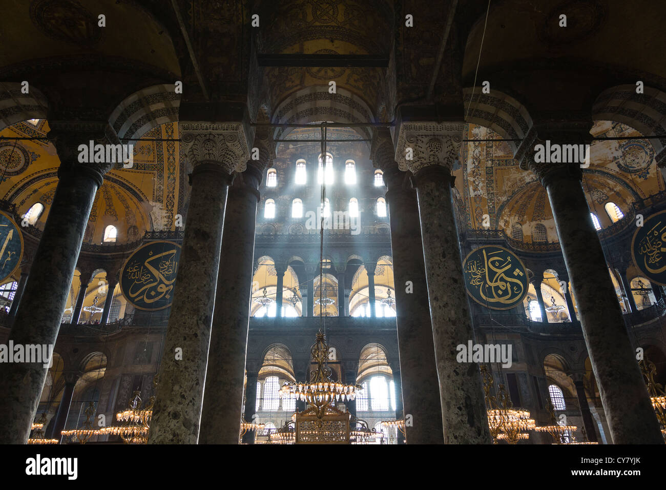 La Hagia Sophia (chiamato anche Hagia Sofia o Ayasofya) architettura di interni, famoso punto di riferimento bizantina Foto Stock