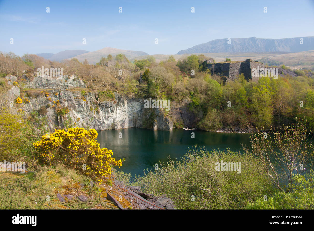 Dorothea cava di ardesia e lago vicino Talysarn Dyffryn Nantlle valley Snowdonia Gwynedd North Wales UK Foto Stock