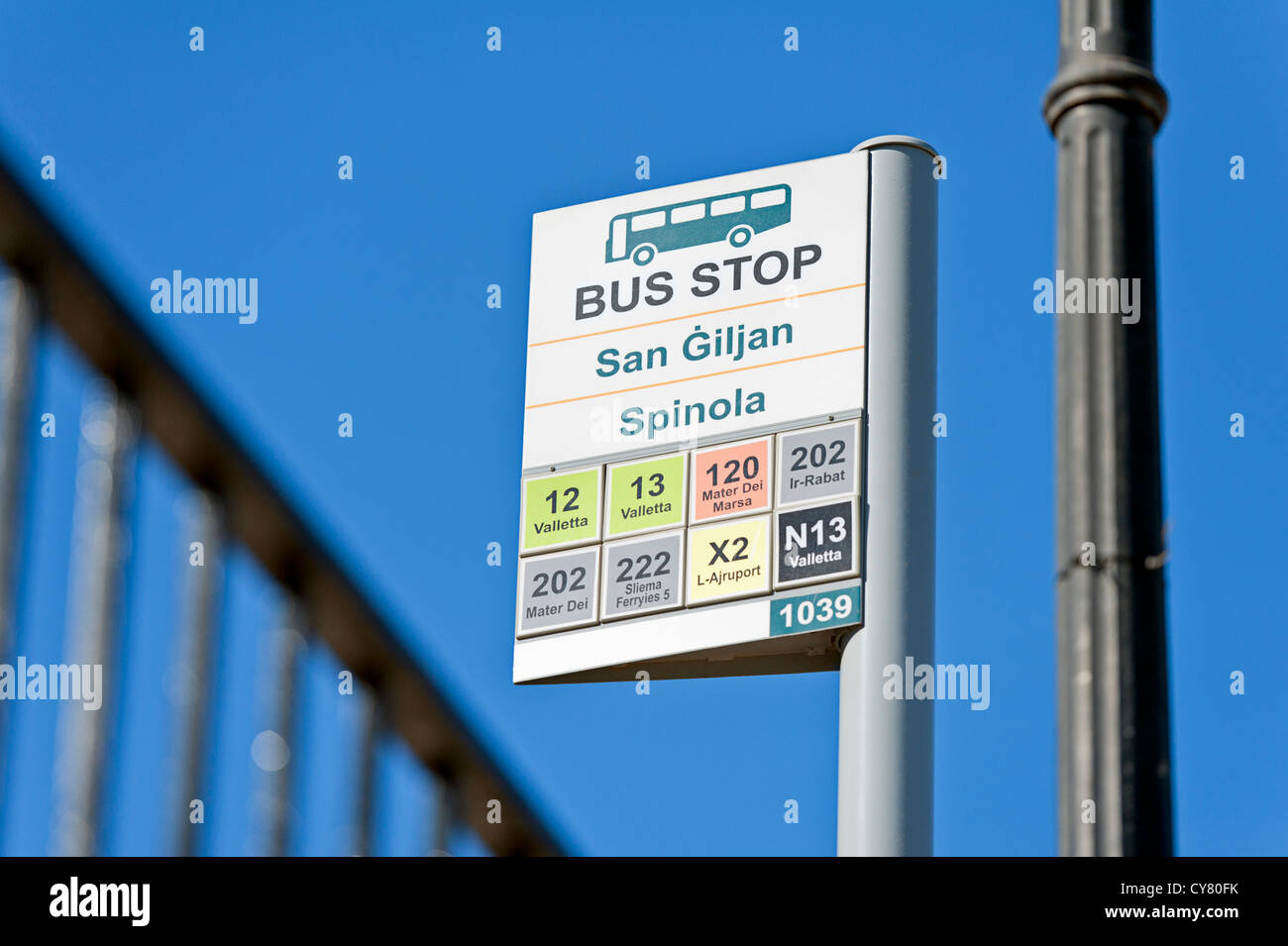 Fermata bus a St Julians, Malta Foto Stock