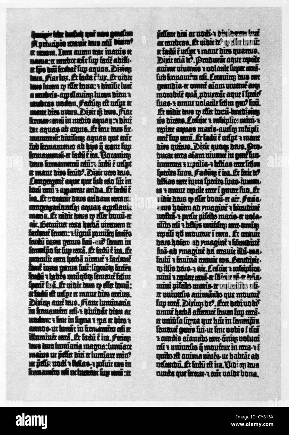 Una pagina da Gutenberg di 42-Line la Bibbia, originariamente stampato in 1455 Foto Stock