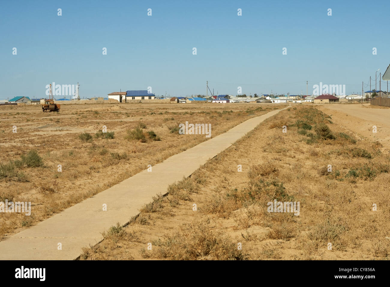 Percorso, sabbia, erba, Calcestruzzo, Stradale, a piedi, camminando, prospettiva, destinazione, marciapiede, percorso, lungo e stretto, viaggi, concettuale, Foto Stock