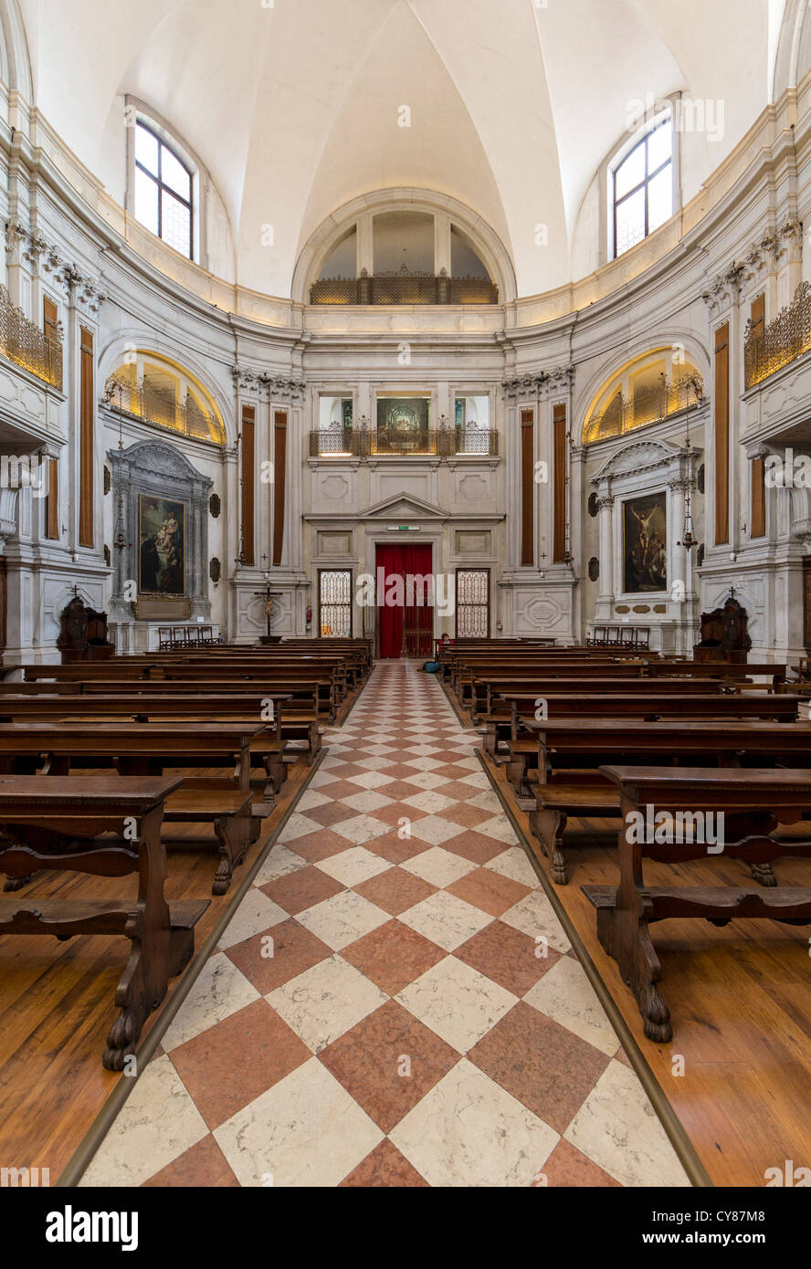 Interno della chiesa di Santa Maria della Pietà, a Venezia, associato con Vivaldi e con gli affreschi del Tiepolo Foto Stock