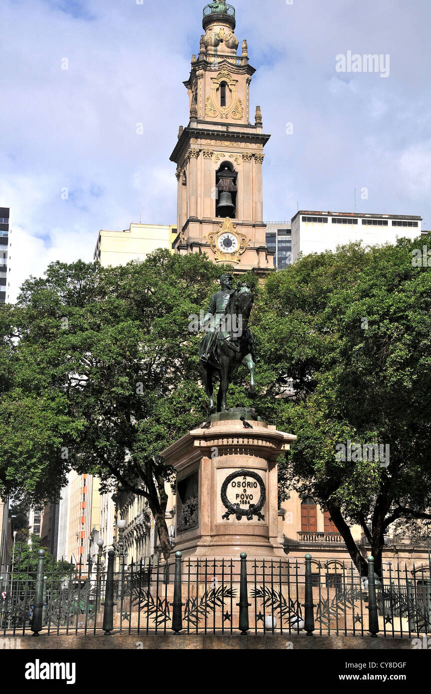 General Osorio statua e Nossa Senhora do Carmo da Antiga chiesa Sé XV novembre square di Rio de Janeiro in Brasile Foto Stock