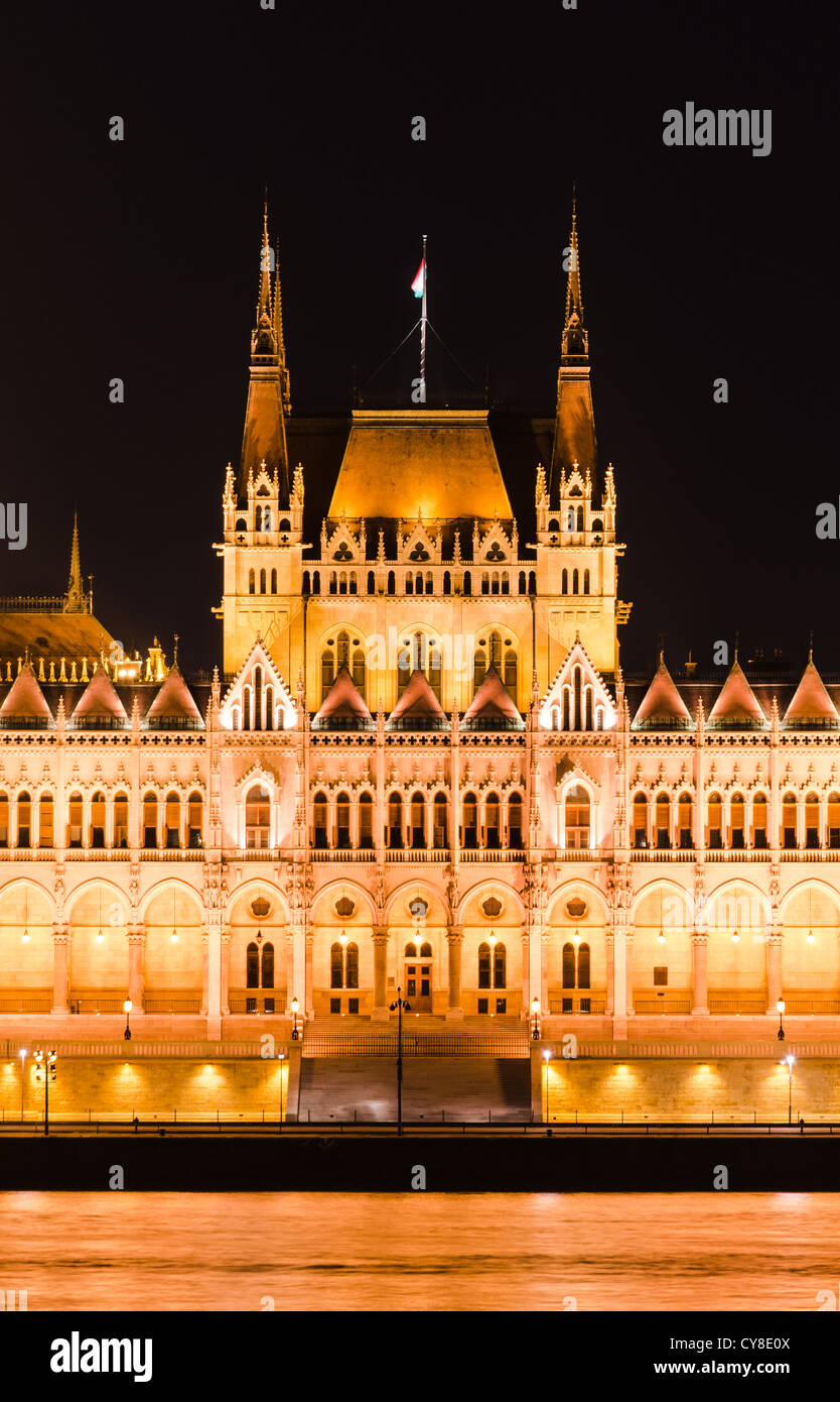 Il Parlamento ungherese edificio è la sede dell'Assemblea nazionale di Ungheria, Budapest. Foto Stock