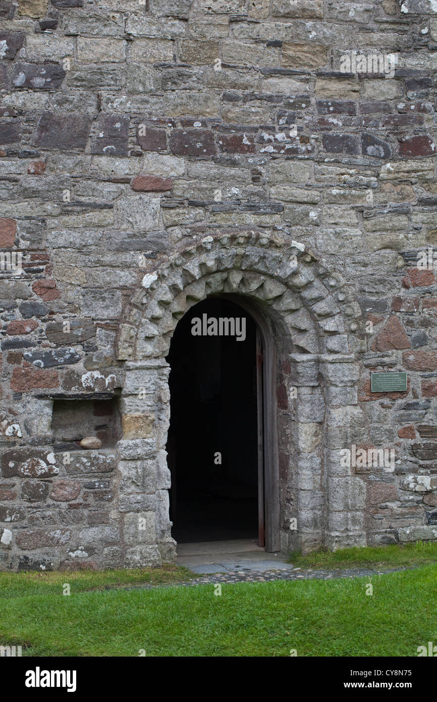 San orano la cappella. Porta ingresso. A fianco della chiesa abbaziale, Iona. Ebridi Interne, costa ovest della Scozia. Dodicesimo secolo. Foto Stock