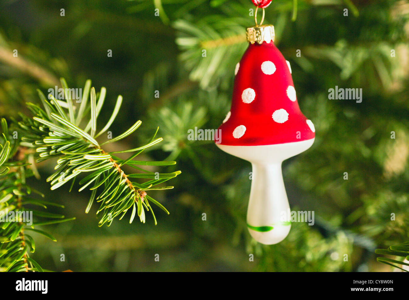 Hallmark Ornamento Natalizio Fungo Sorridente Con Viso - Decorazione Albero Di Natale A Tema Naturale, Resina, 5x8 Cm - 3