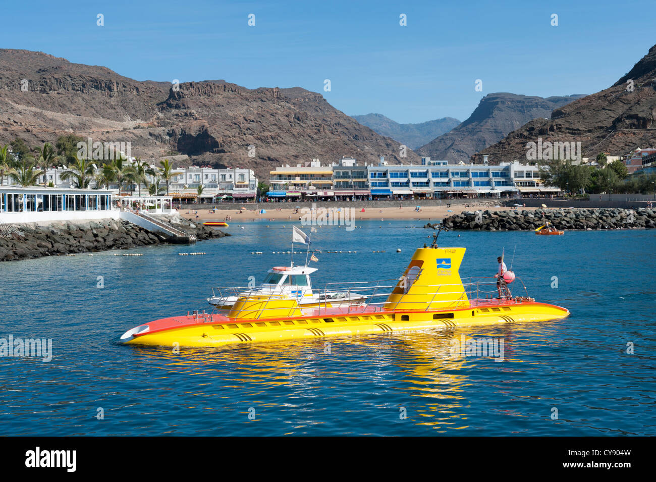 L'U boot sottomarino giallo a Puerto de Mogan Gran Canaria Isole Canarie Spagna Foto Stock