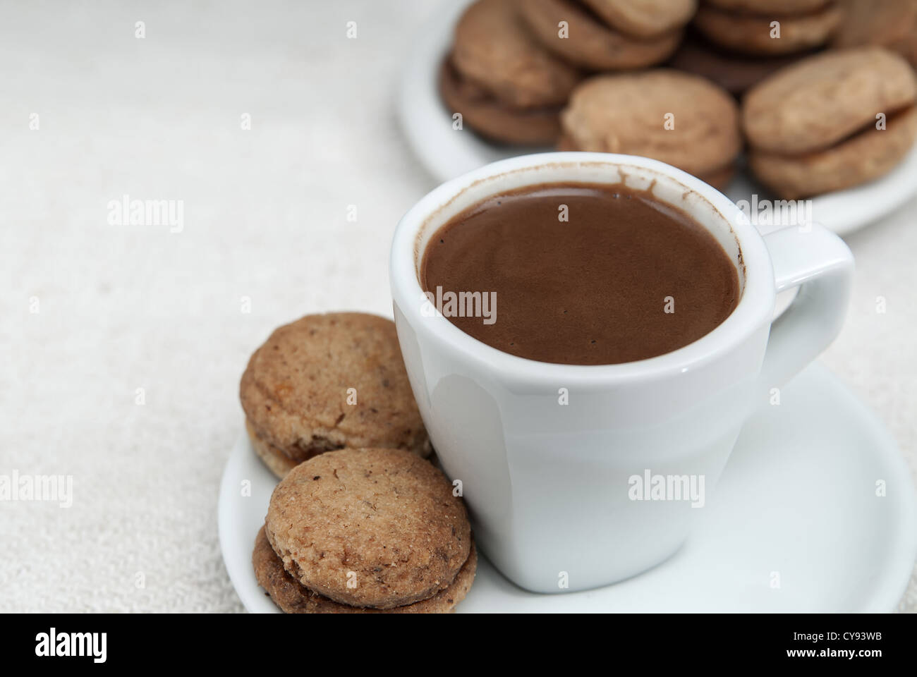 Close up foto di noce cookies e caffè sul tavolo Foto Stock