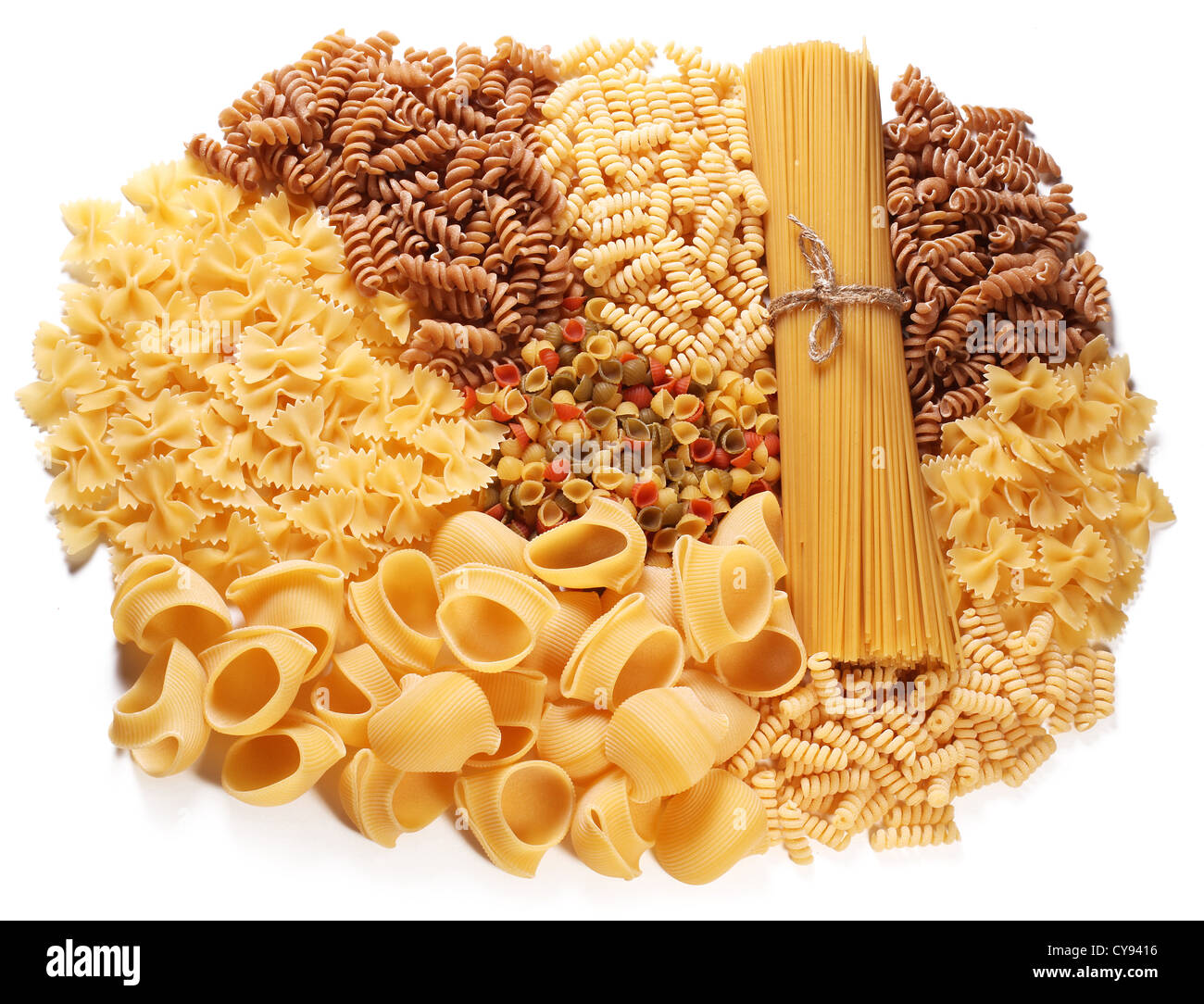 Variazioni di maccheroni italiano isolato su sfondo bianco. Foto Stock